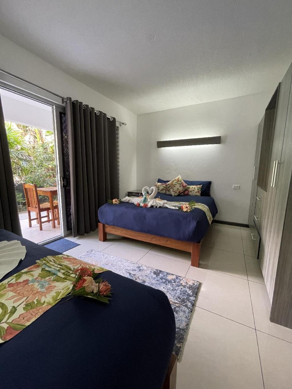 Island Apartments  Rooms  1 Bedroom Apartment With Garden Bed 7