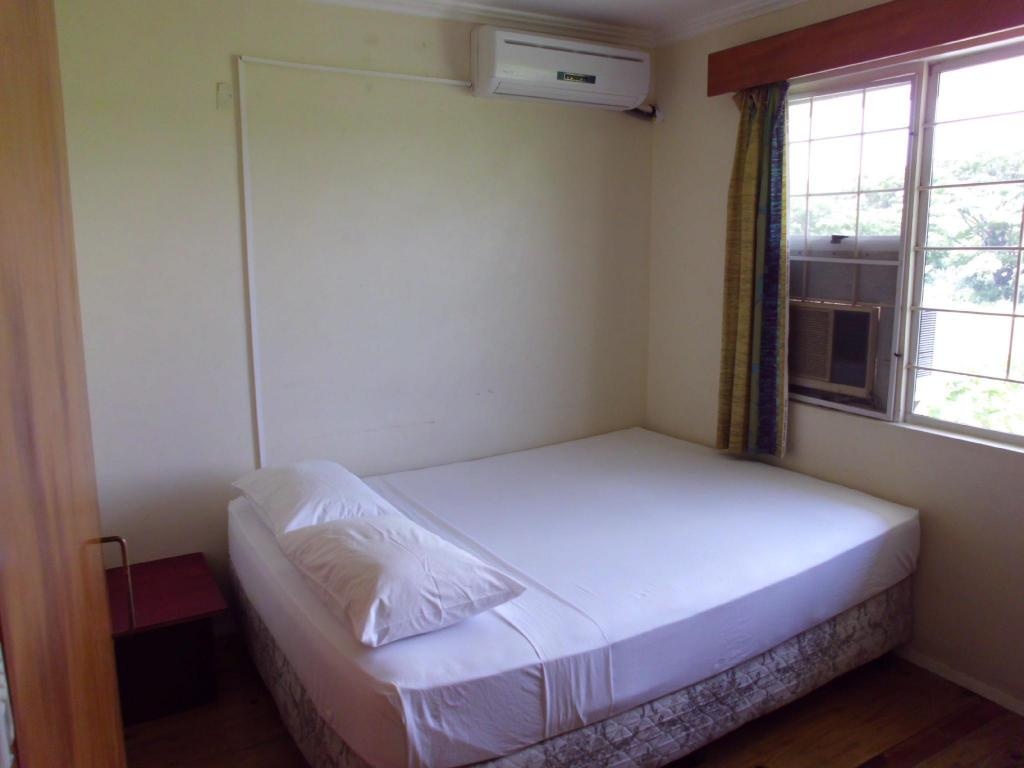 City Private Hotel  Rooms  Double Room Bathroom 1