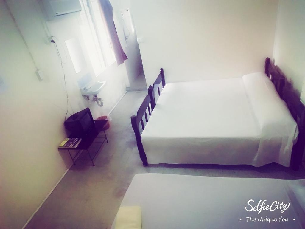 City Private Hotel  Rooms  Double Room Bed 9
