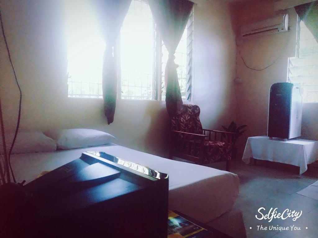 City Private Hotel  Rooms  Triple Standard Room Room Plan 4