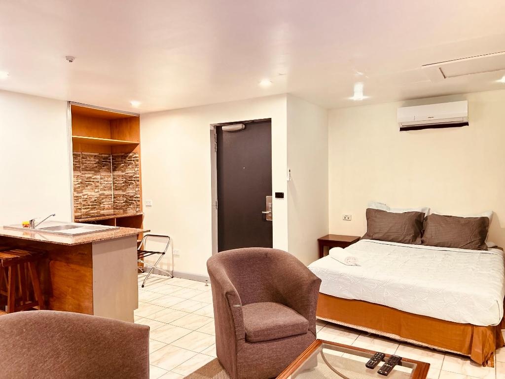 De Vos On The Park  Rooms  Deluxe Room Interior View 2