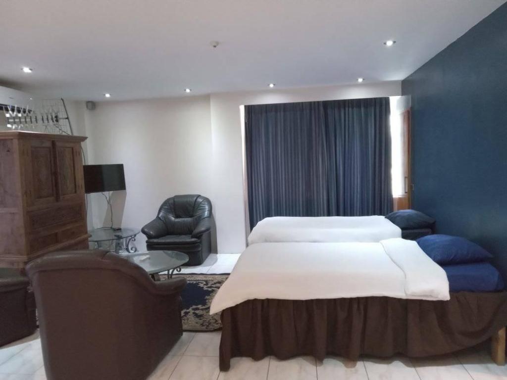 De Vos On The Park  Rooms  Executive Suite Executive Lounge 8