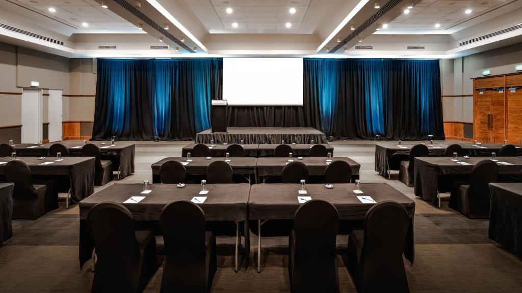 Grand Pacific Hotel By IHG  Facilities  Banquet Hall 8