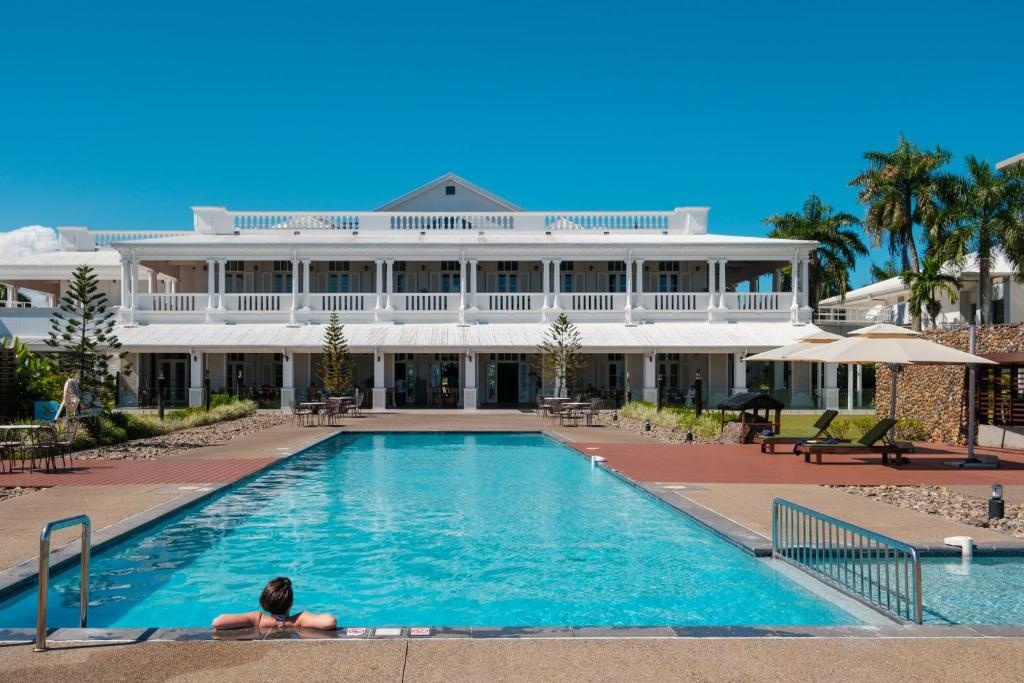 Grand Pacific Hotel By IHG  Facilities  Swimming Pool 6