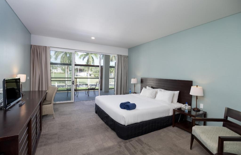 Grand Pacific Hotel By IHG  Rooms  1 King Classic Bed 7