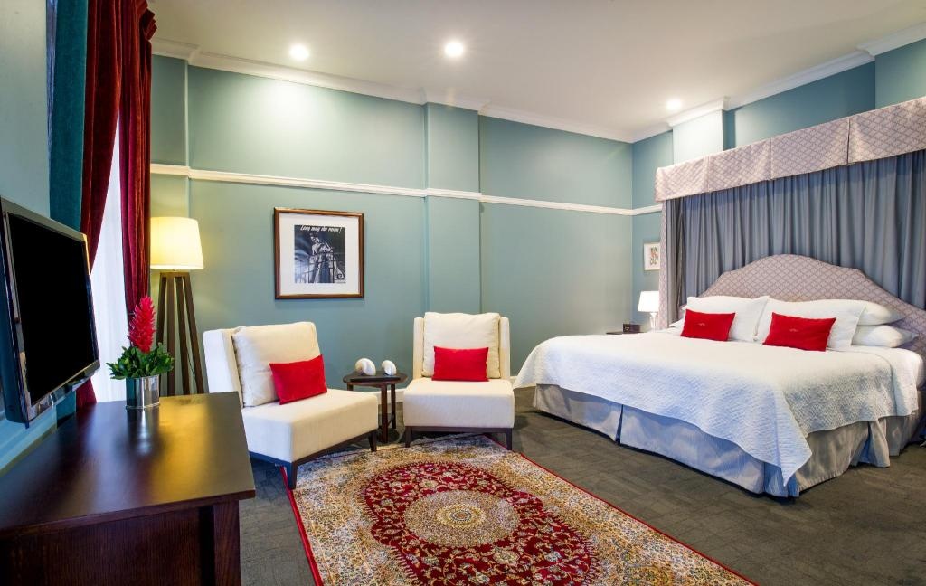 Grand Pacific Hotel By IHG  Rooms  Queen Elizabeth Suite Bed 9