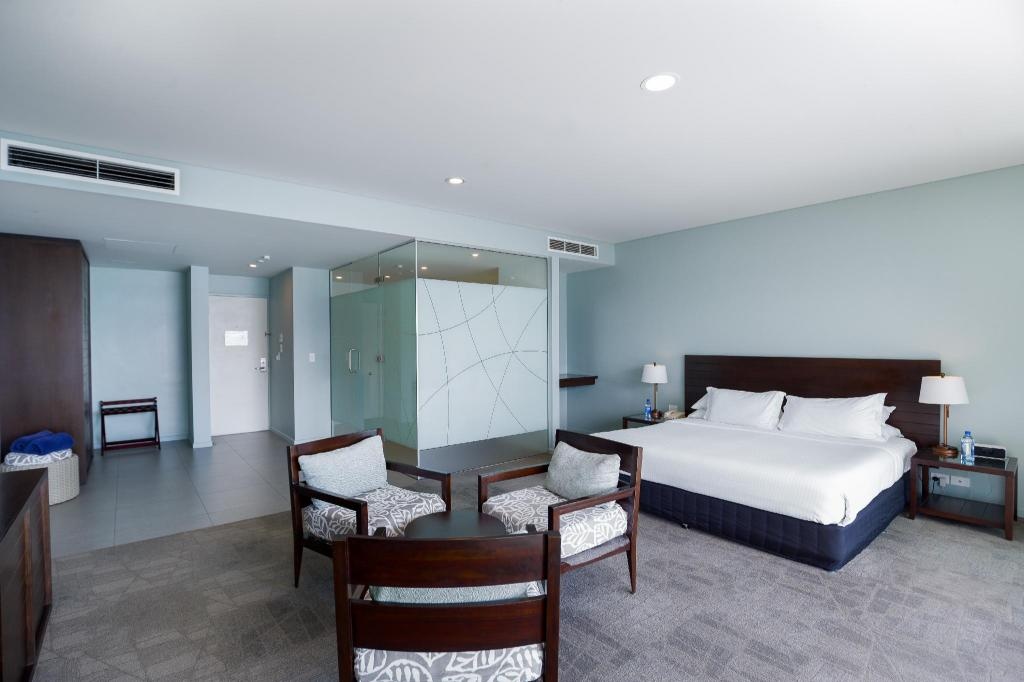 Grand Pacific Hotel By IHG  Rooms  Victoria Suite Bed 11