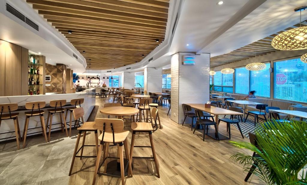 Tanoa Plaza Hotel  Dining  Restaurant 1