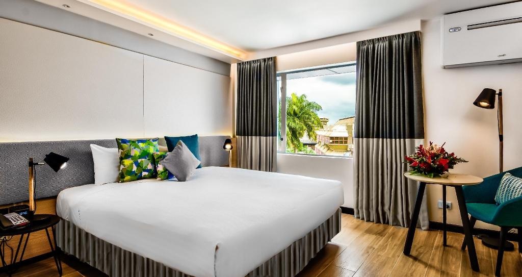 Tanoa Plaza Hotel  Rooms  Superior King Room View 3