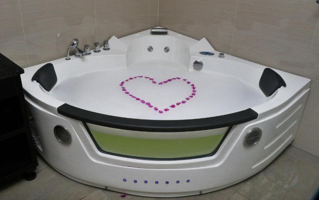 Nila Beach Resort  Facilities  Hot Tub 18