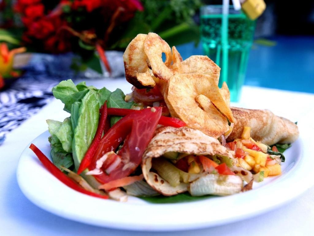 Anchorage Beach Resort  Dining  Food And Beverages 3
