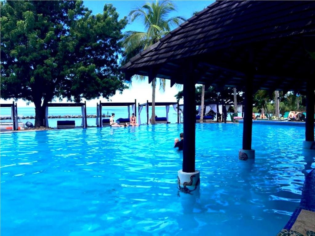 Anchorage Beach Resort  Facilities  Swimming Pool 7