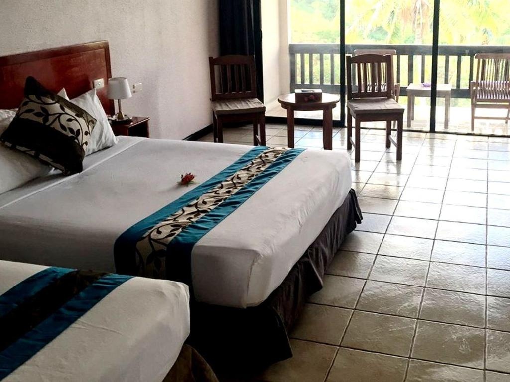 Anchorage Beach Resort  Rooms  Mountain View Room 6