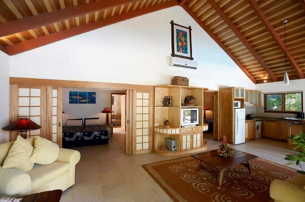 First Landing Beach Resort And Villas  Facilities  Shared LoungeTV Area 4