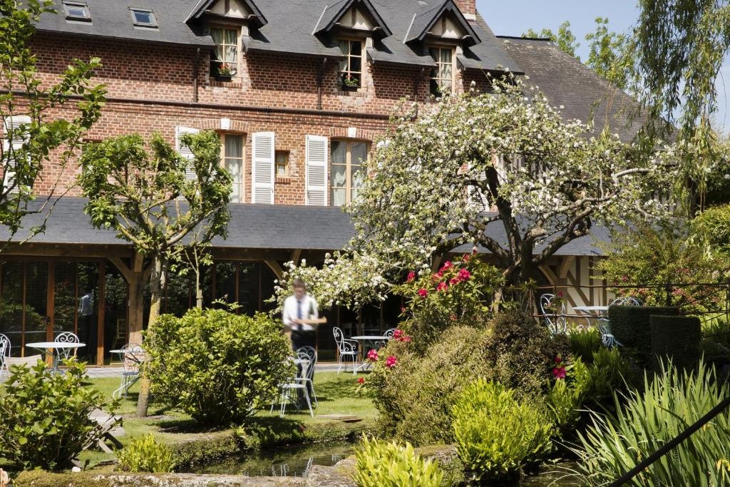 Auberge De La Source Hotel De Charme Collection Saint SimeondiningFood And Beverages2