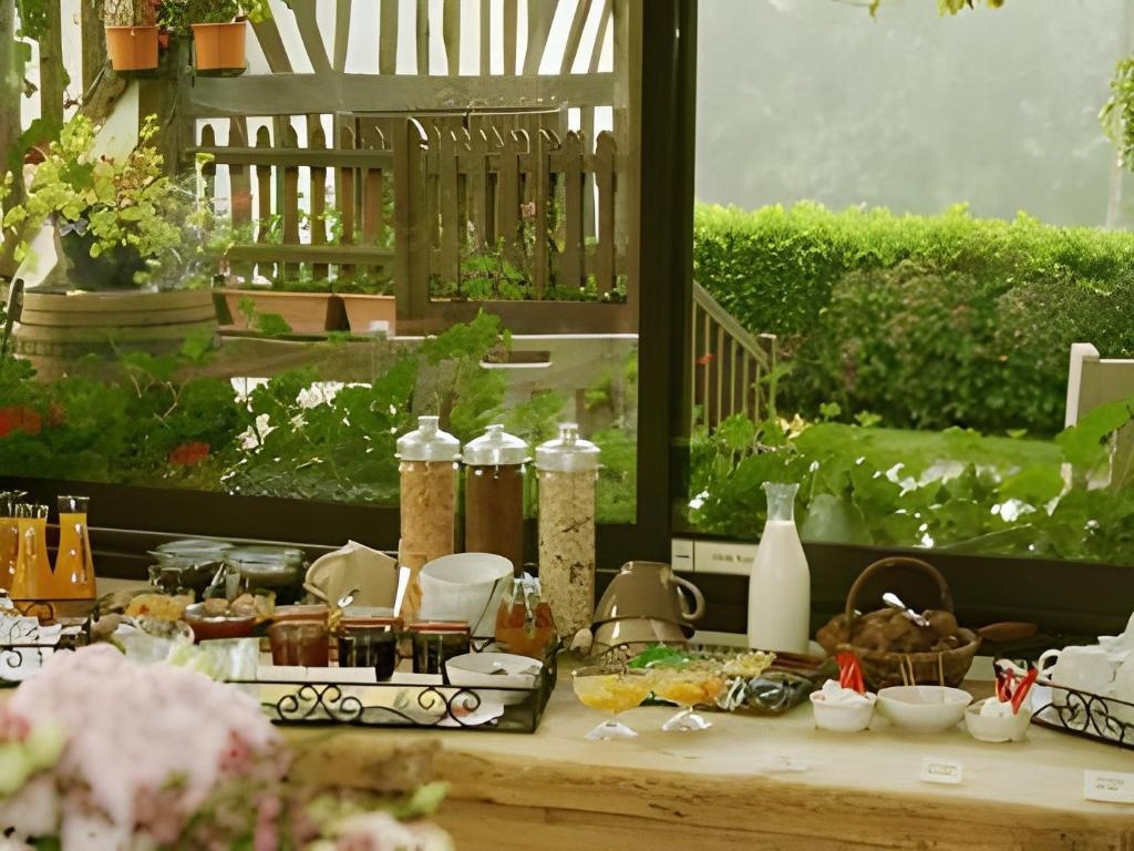 Auberge De La Source Hotel De Charme Collection Saint SimeondiningRestaurant10