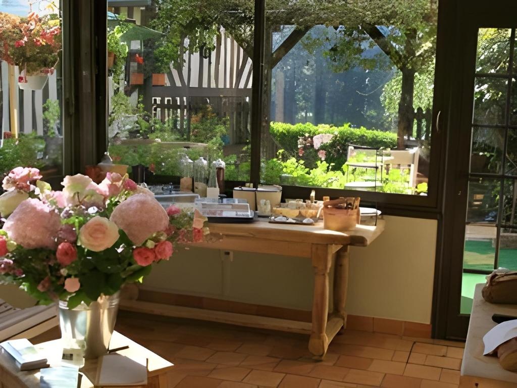 Auberge De La Source Hotel De Charme Collection Saint SimeonpropertyviewsExterior View4