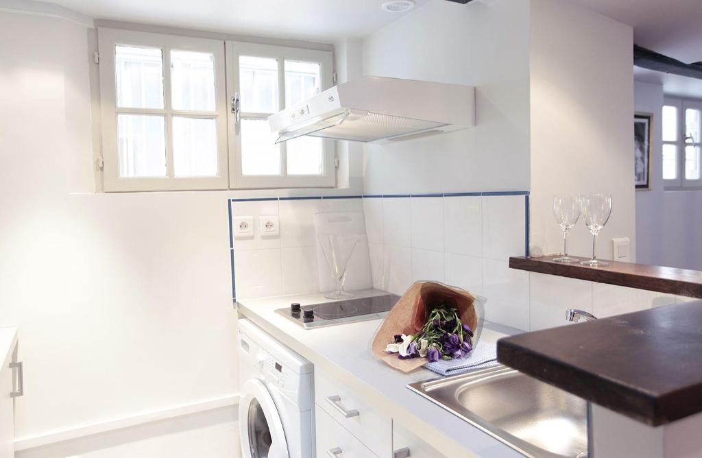 Interior View Perfectlyparis Maison In Montmartre In Paris 2