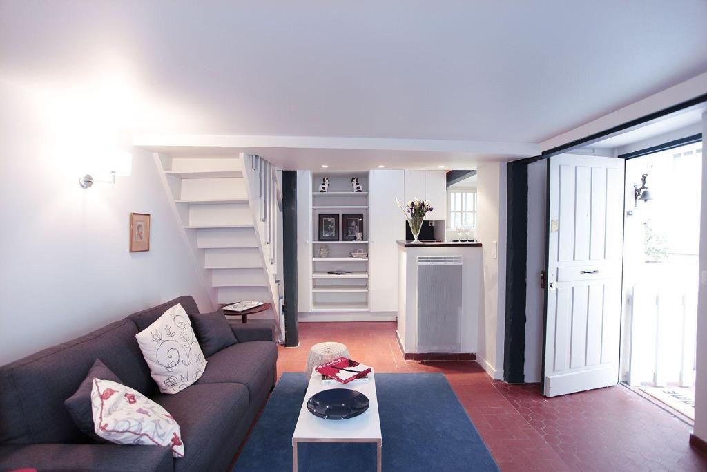 Interior View Perfectlyparis Maison In Montmartre In Paris 5