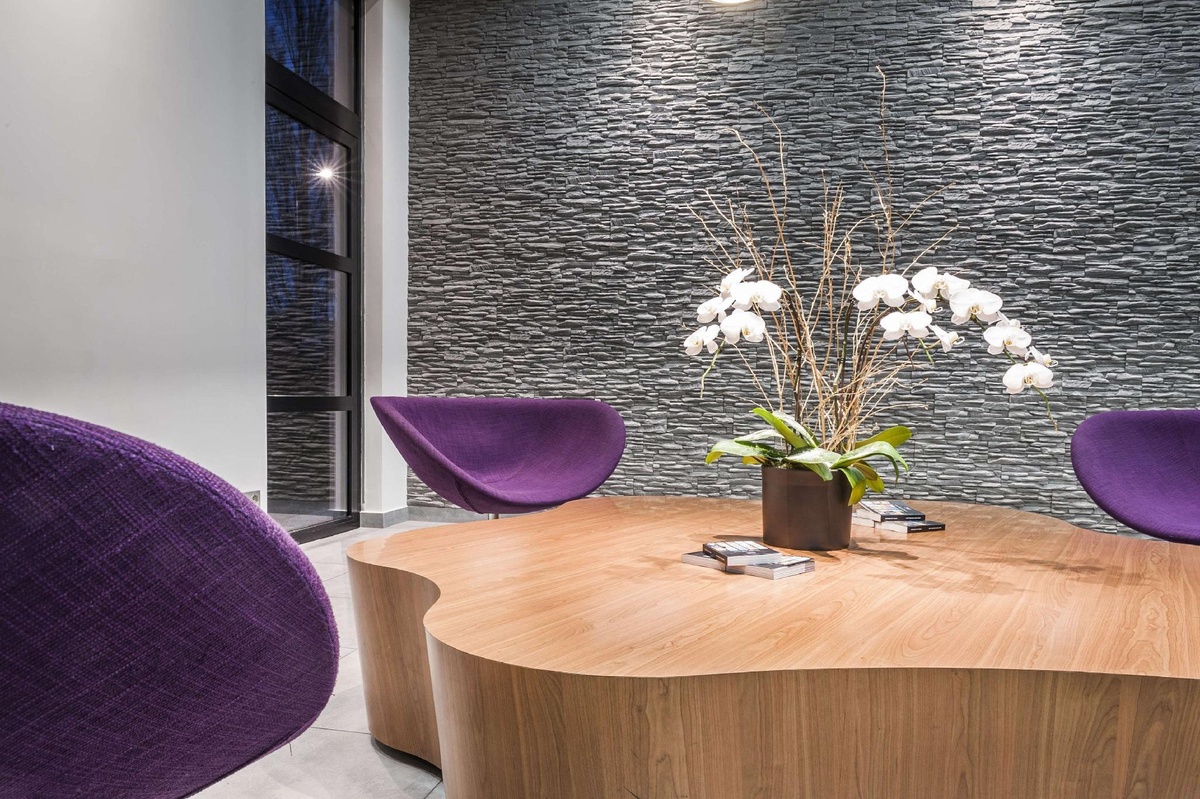 Best Western Plus Paris Velizy Lobby 57
