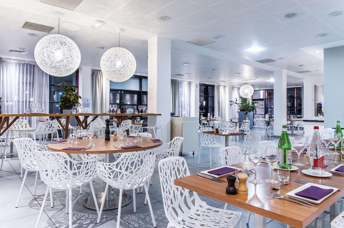 Best Western Plus Paris Velizy Restaurant 15
