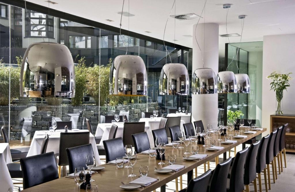Wyndham Berlin Excelsior  Dining  Restaurant 1
