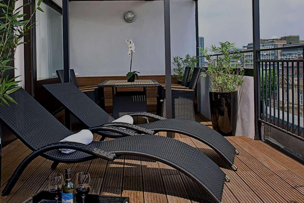 Wyndham Berlin Excelsior  Facilities  Public Areas 3