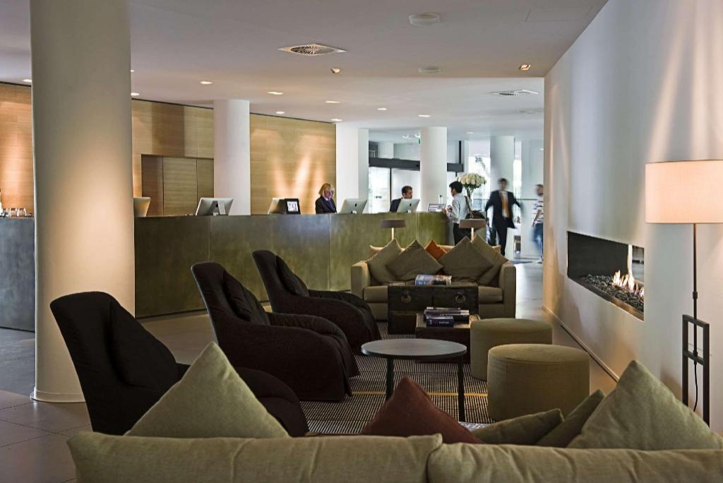 Wyndham Berlin Excelsior  Property Views  Lobby 2