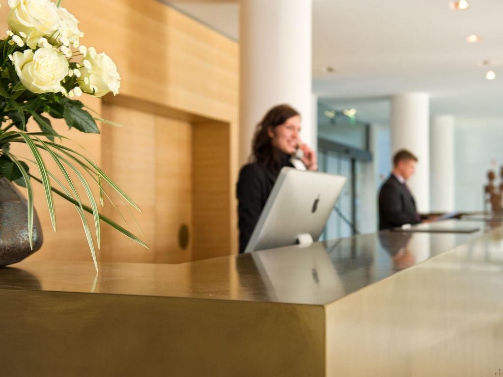 Wyndham Berlin Excelsior  Property Views  Lobby 3