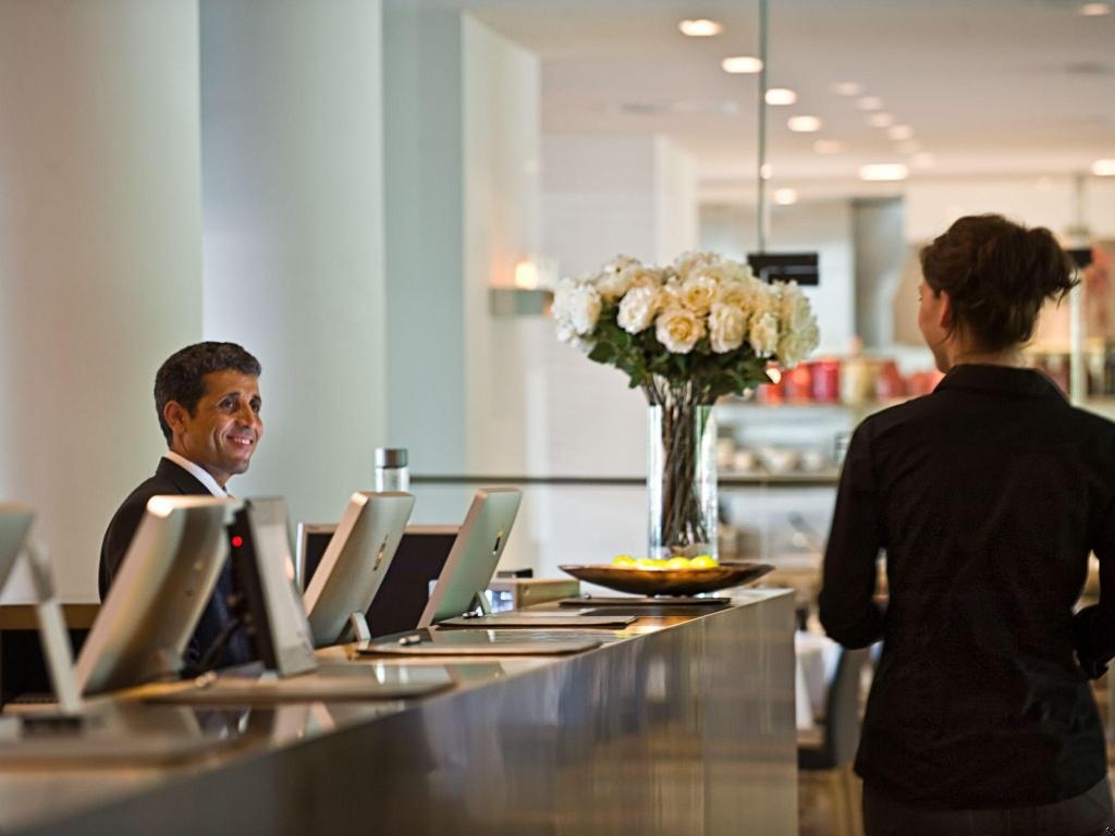 Wyndham Berlin Excelsior  Property Views  Lobby 5