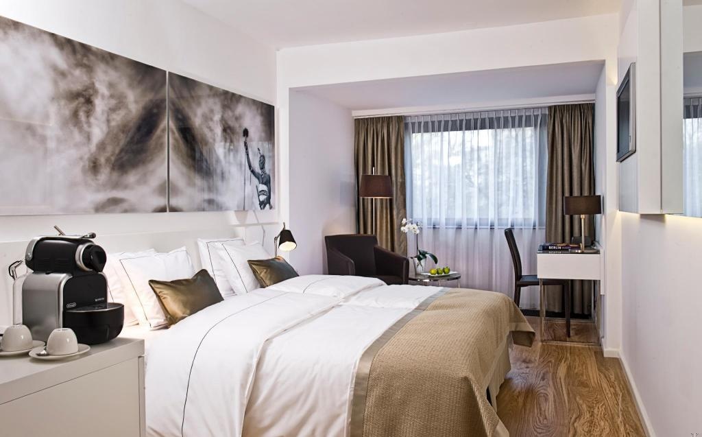 Wyndham Berlin Excelsior  Rooms  Standard Double Room Room Plan 1