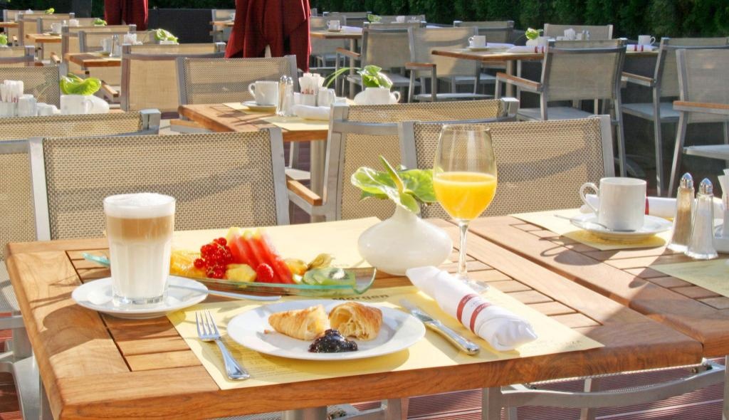 Crowne Plaza Berlin City Centre By IHG  Dining  Restaurant 7