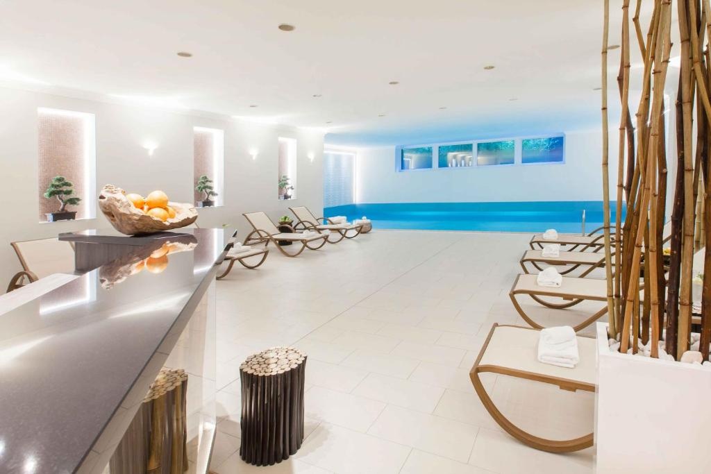Crowne Plaza Berlin City Centre By IHG  Facilities  Swimming Pool 5