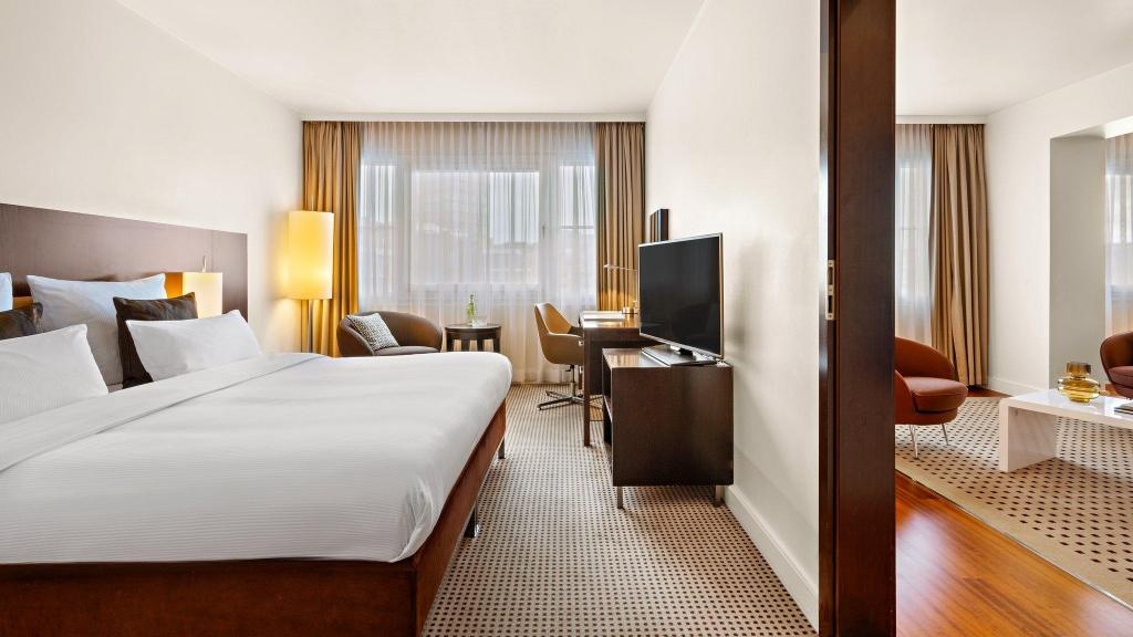 Crowne Plaza Berlin City Centre By IHG  Rooms  1 King Grand Suite Quiet High Floor Bedroom 5