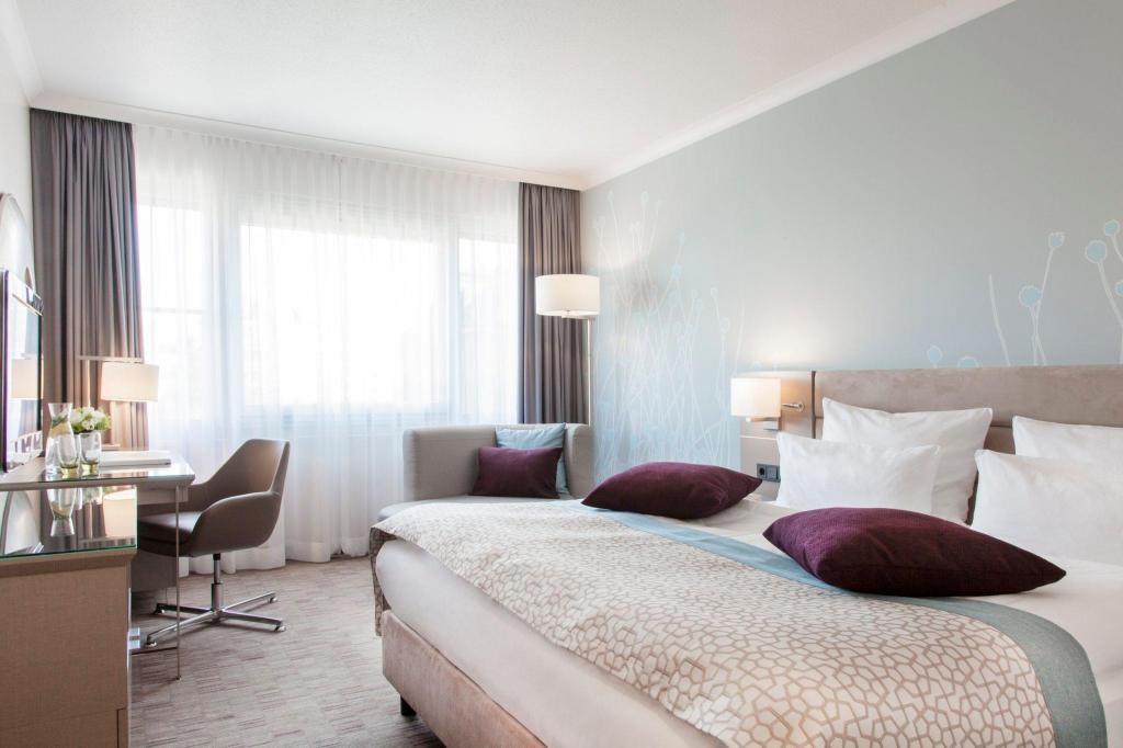 Crowne Plaza Berlin City Centre By IHG  Rooms  1 King Standard City View High Floor Guestroom 8