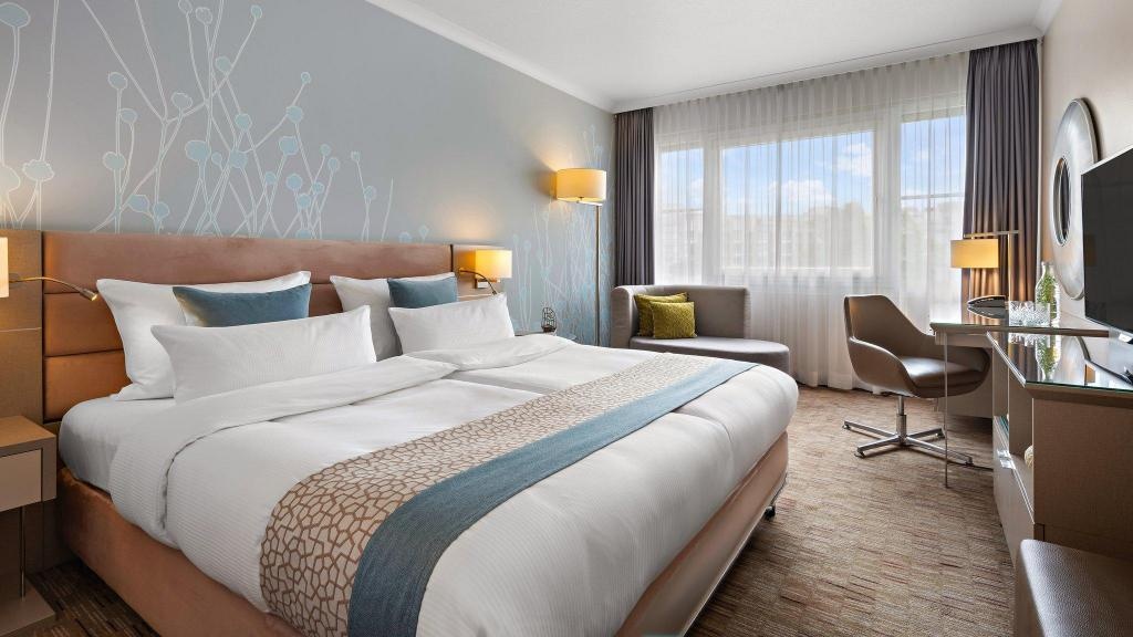 Crowne Plaza Berlin City Centre By IHG  Rooms  1 King Standard Quiet Mid Floor Guestroom 2