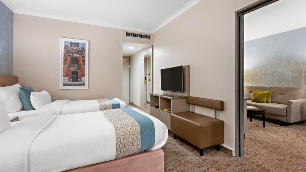 Crowne Plaza Berlin City Centre By IHG  Rooms  2 Twin Suite Suite Room 11