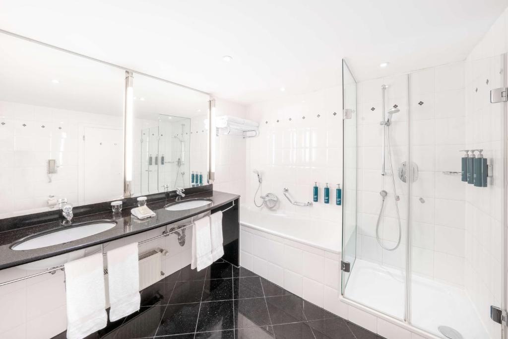 Hilton BerlinfacilitiesBathroom47