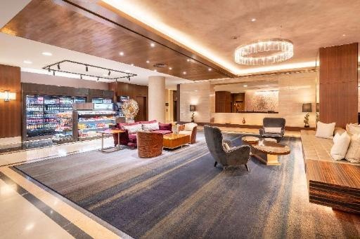 Hilton BerlinpropertyviewsLobby2