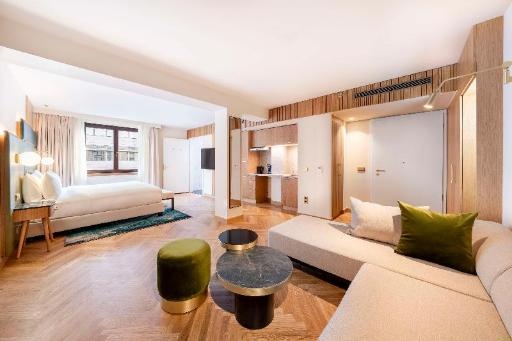 Hilton BerlinroomsAccessible Studio Residence Guestroom25