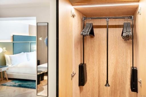 Hilton BerlinroomsAccessible Studio Residence Guestroom50