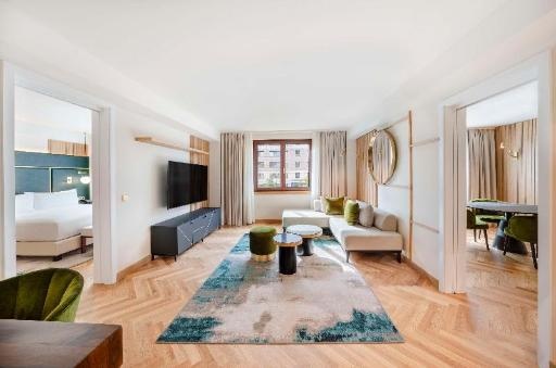 Hilton BerlinroomsGrand Residence Guestroom5