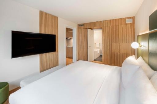 Hilton BerlinroomsOne Bedroom Residence Guestroom42