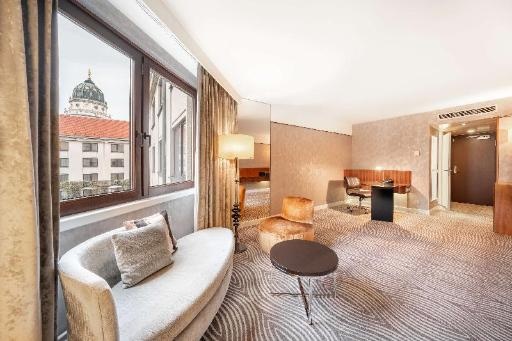Hilton BerlinroomsTwin Deluxe Room Guestroom16