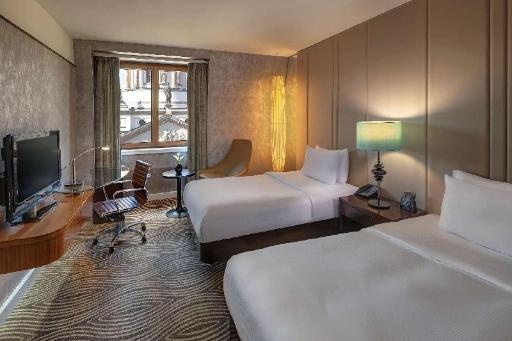 Hilton BerlinroomsTwin Guestroom Dome View20