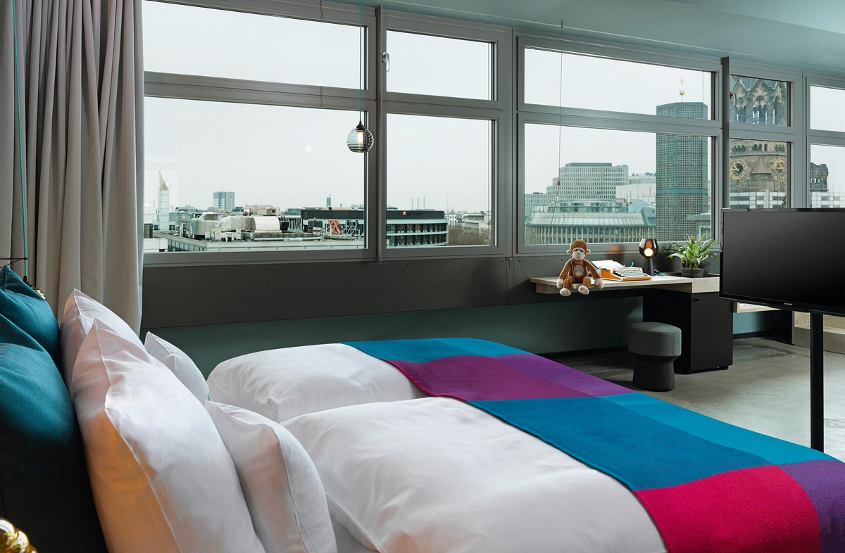 25hours Hotel Bikini Berlin RoomsDouble Deluxe Room Bed 2