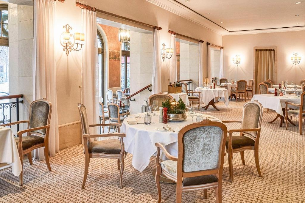 Hotel Adlon Kempinskidiningdining Image 1010