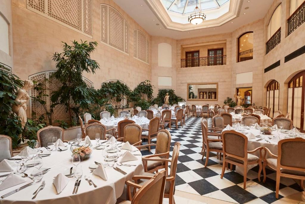 Hotel Adlon KempinskifacilitiesMeeting Room Ballrooms12