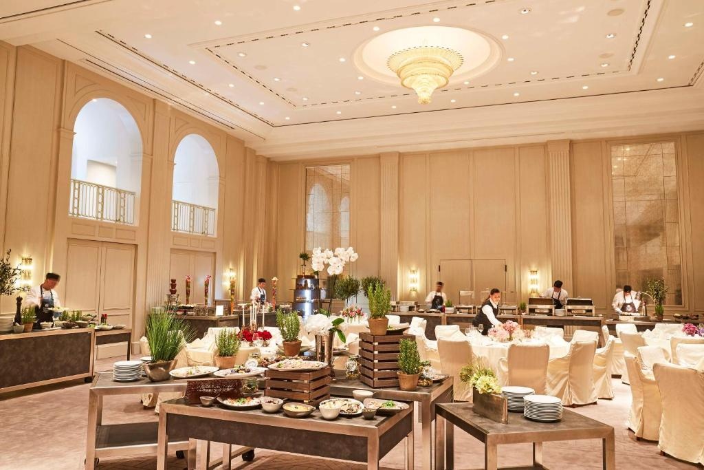 Hotel Adlon KempinskifacilitiesMeeting Room Ballrooms4