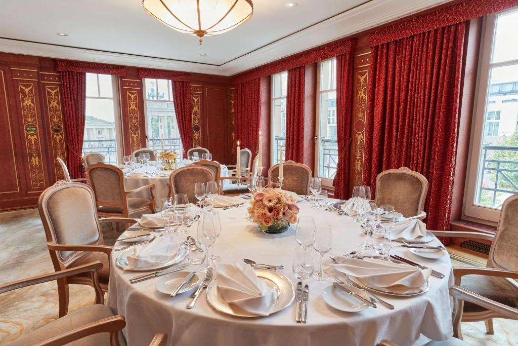 Hotel Adlon KempinskifacilitiesMeeting Room Ballrooms6